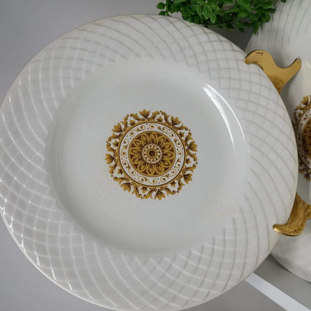 White and Gold Enoch By Wedgewood Dinnerware Set